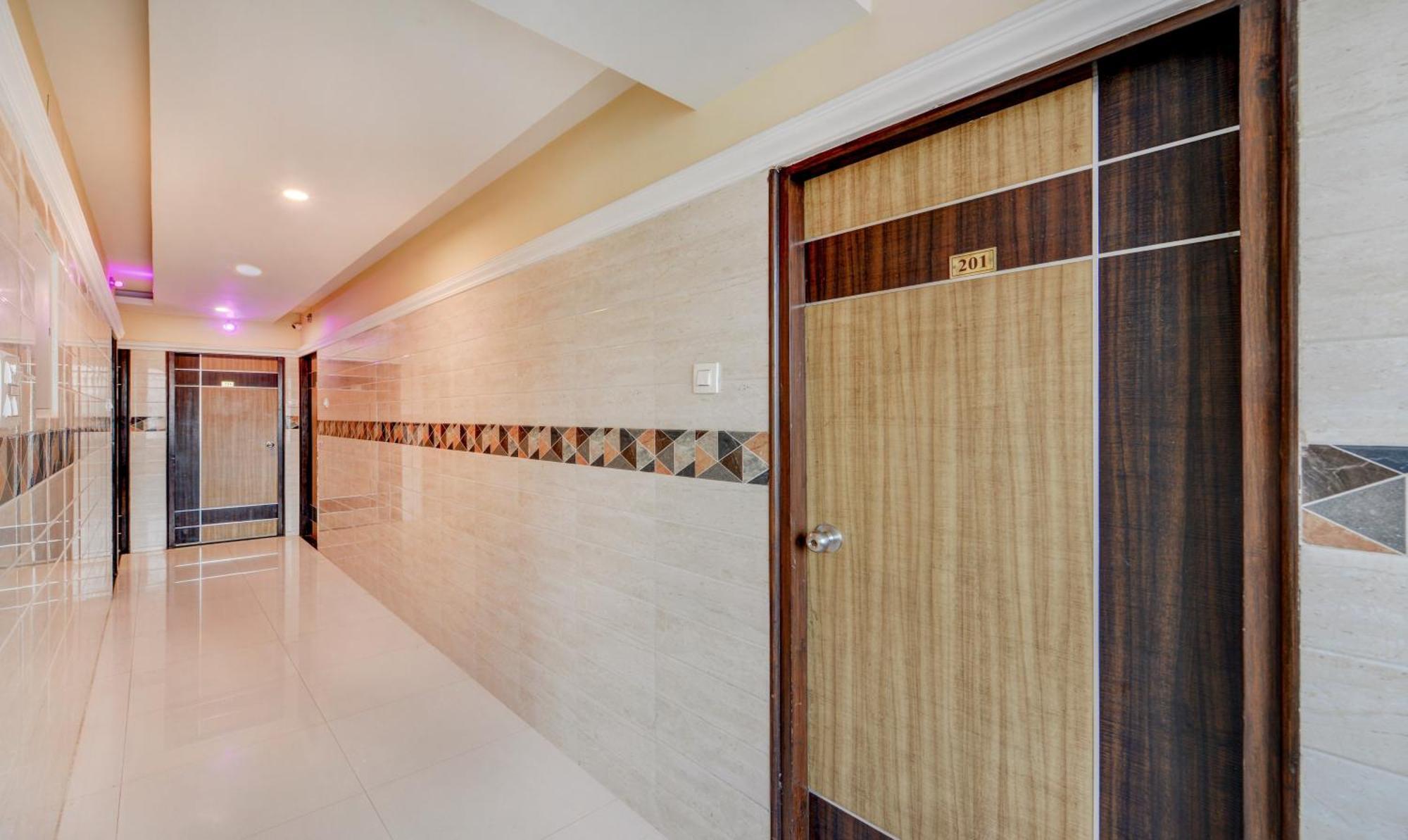 Hotel Salbala Inn - Near Airport チェンナイ エクステリア 写真